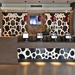 Otel Xo Park West