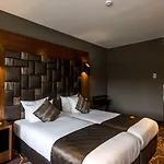 Xo Park West Hotel