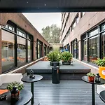 Xo Park West Otel