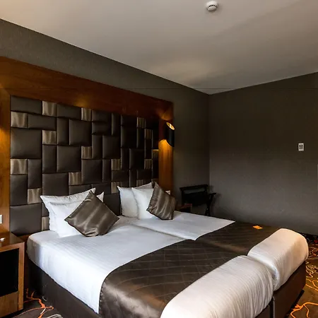 Xo Park West Hotel