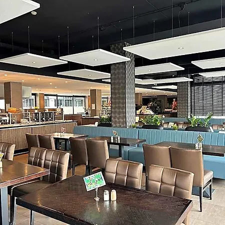 Xo Park West 4*