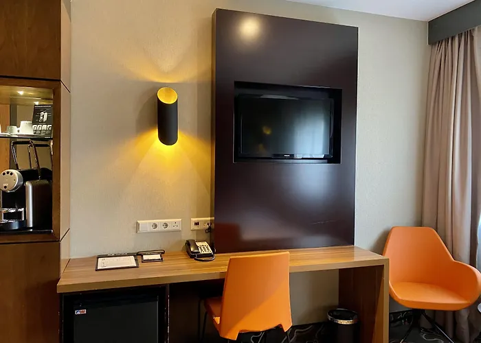 Hotel Xo Park West 4*